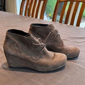 Gabor suede ankle boots. Size 9.5 (Gabor size 7)